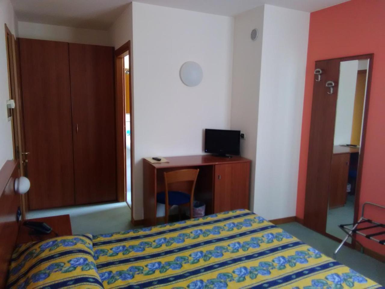 Hotel Naonis Cordenons المظهر الخارجي الصورة